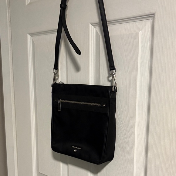 Michael Kors Handbags - Michael Kors Jet Set Black Crossbody Bag